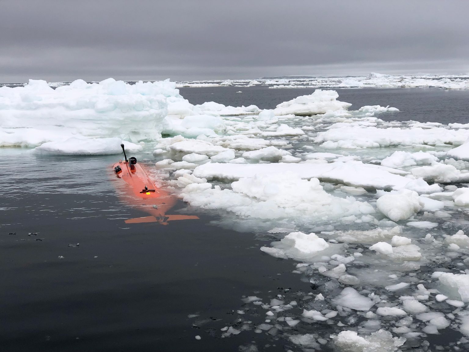 U-Boot verschwindet in der Antarktis nach Entdeckung unbekannter Strukturen unter dem Eis