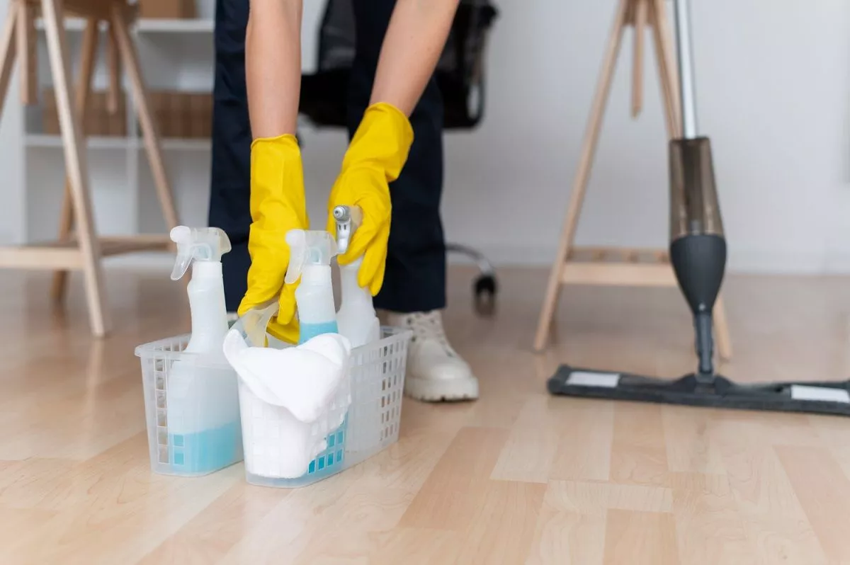 Weder Bleichmittel noch Ammoniak: Eine einfache und natürliche Methode, damit Ihre Böden wie neu glänzen