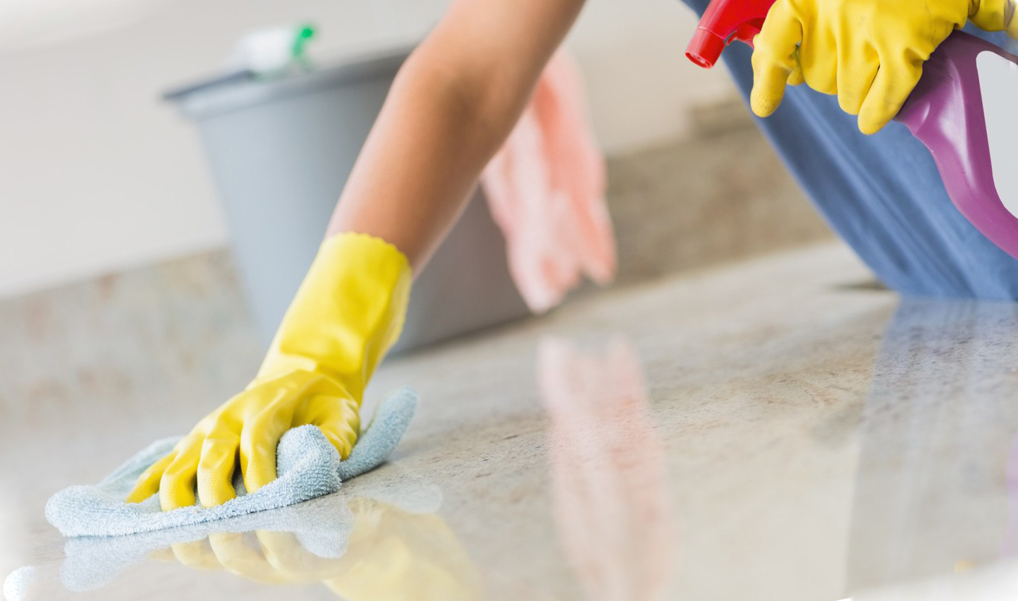 Weder Bleichmittel noch Ammoniak: Eine einfache und natürliche Methode, damit Ihre Böden wie neu glänzen