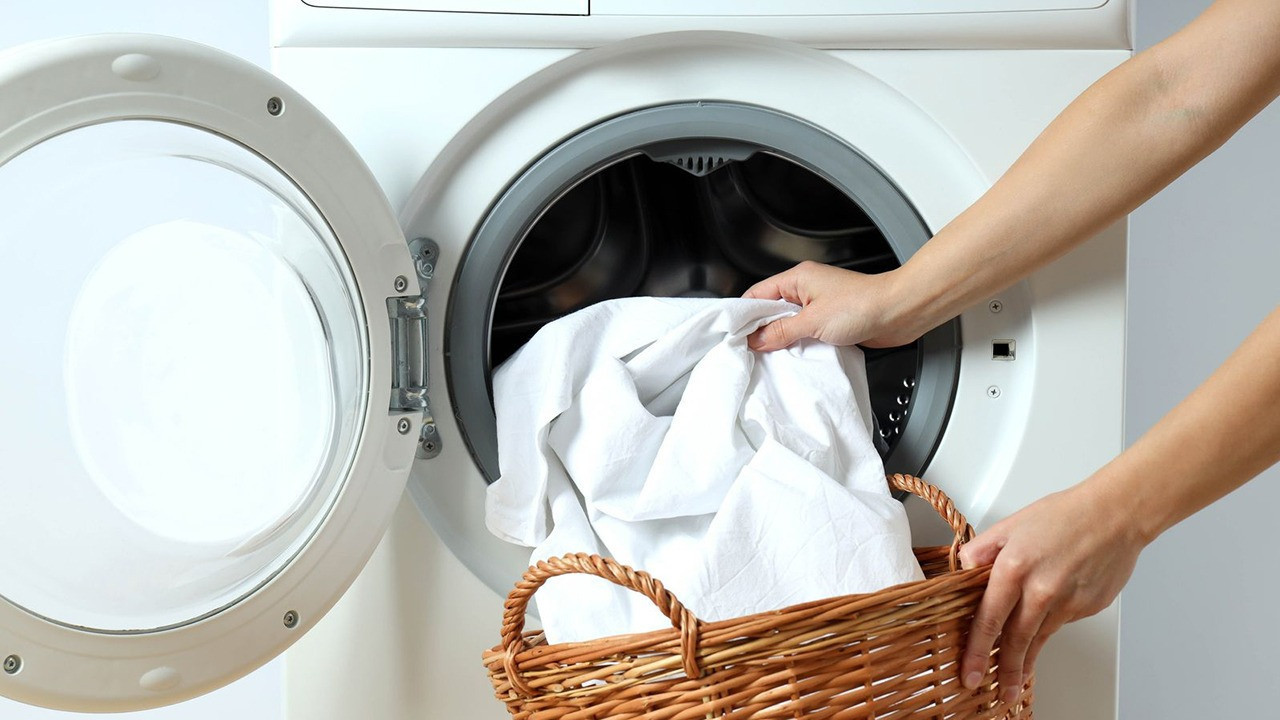 Vorteile des Mischens von Waschmittel und Salz in der Waschmaschine: Hier sind ihre Vorteile